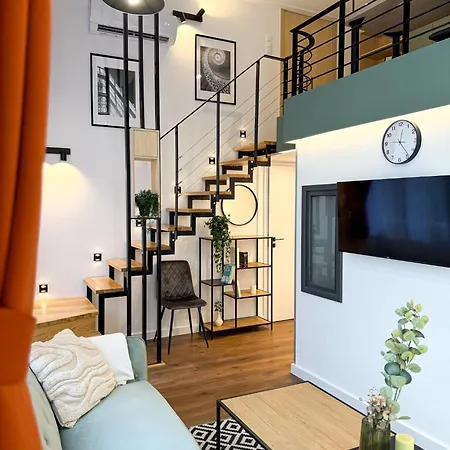 T25 Urban Hideaway アパート