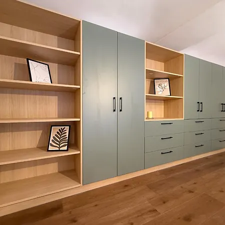 T25 Urban Hideaway Apartment *