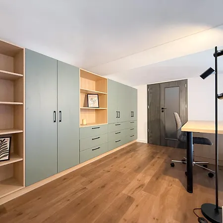 Apartment T25 Urban Hideaway *
